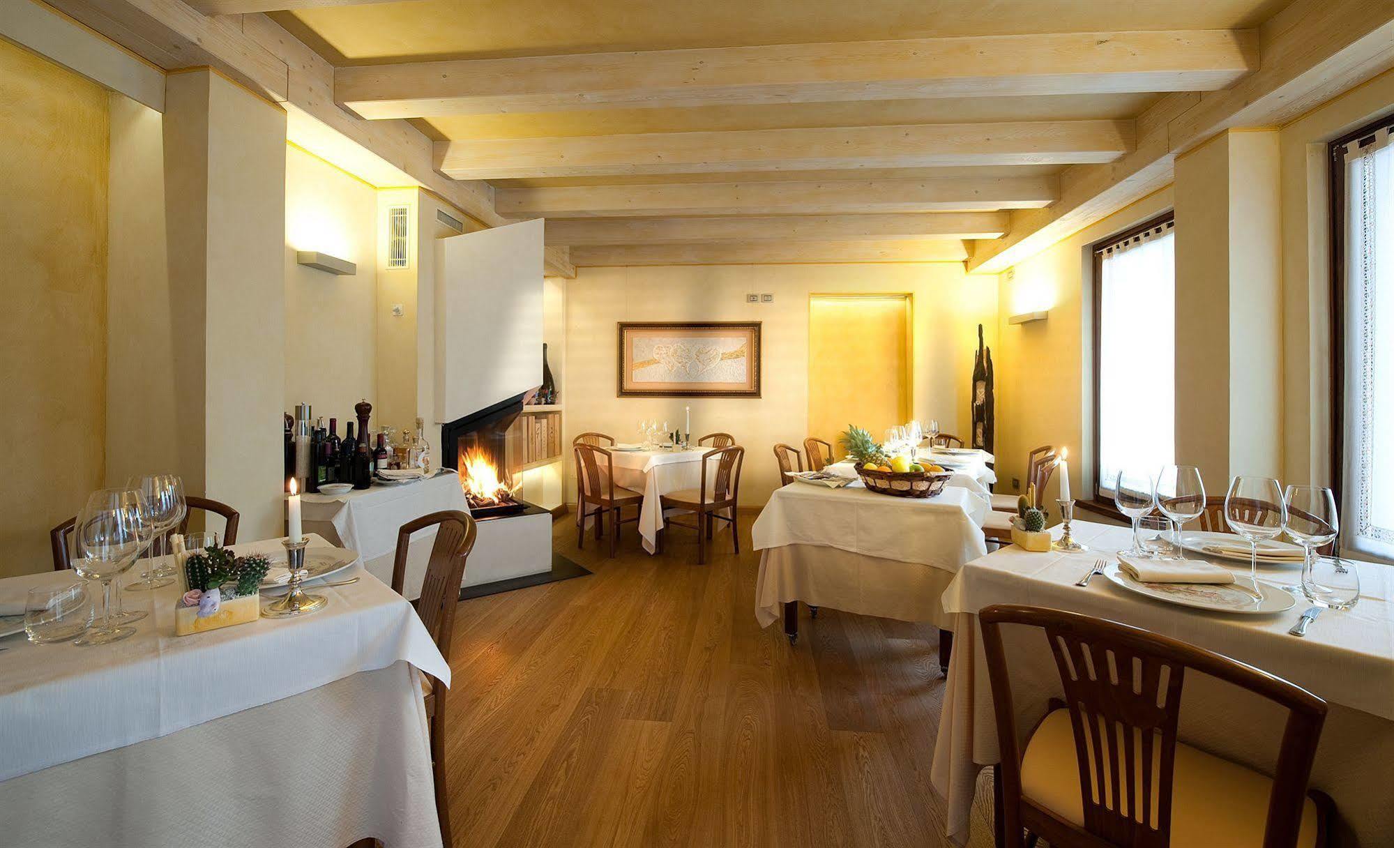 Trattoria Locanda Ai Tre Amici Mortegliano المظهر الخارجي الصورة